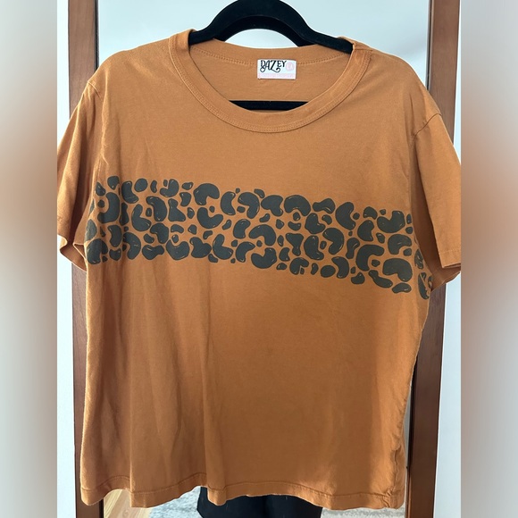 LA Brand Dazey LA leopard print tee - Picture 1 of 3